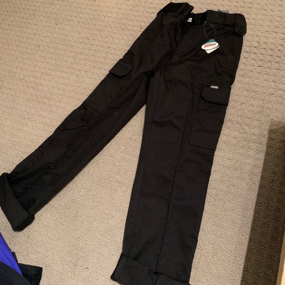 BNWT Tuff wear cargo work pants WATER PROOF - Picture 2 of 3